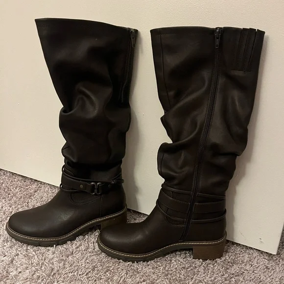 White Mountain Boots - Picture 5 of 11